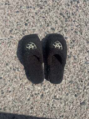 Ariat Women's Cozy Slide Black Slippers Size 7